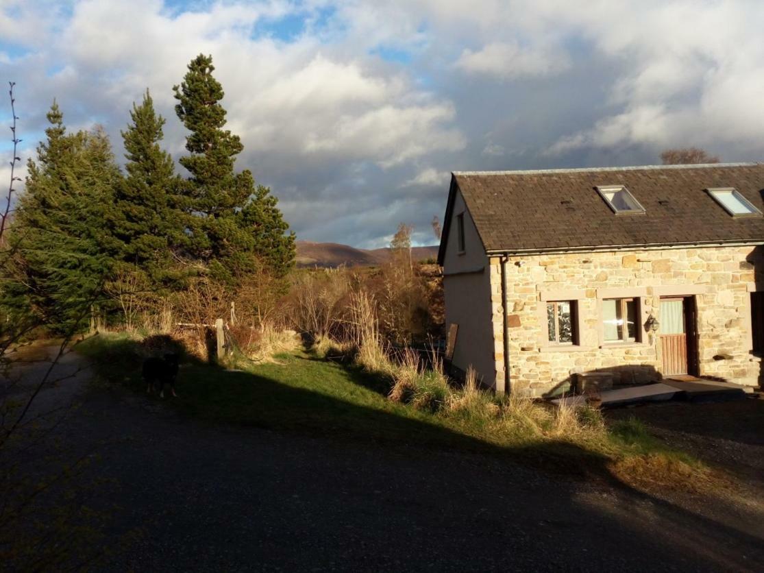 Отель Sunrise House Inverfarigaig Экстерьер фото